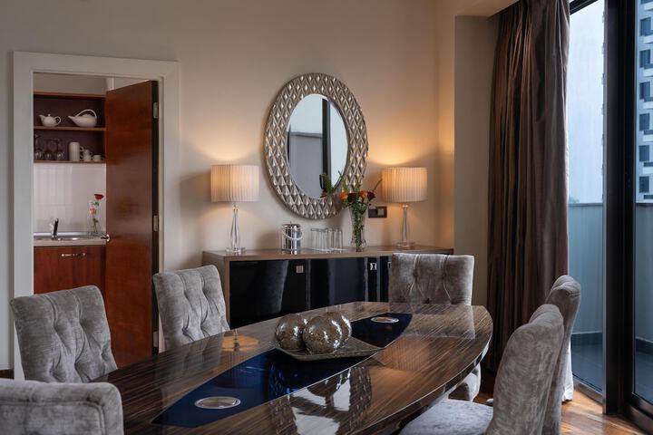 Room 42 of 201