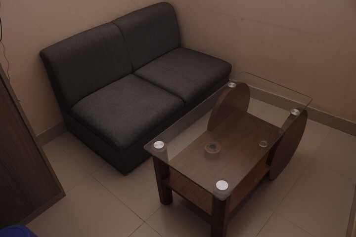 Room 13 of 18