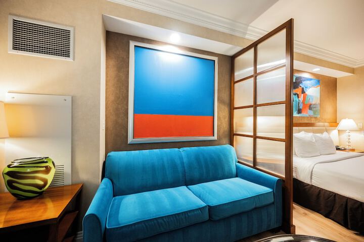 Room 200 of 438