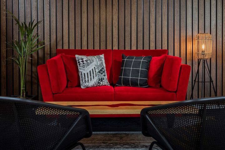 Lounge 85 of 86