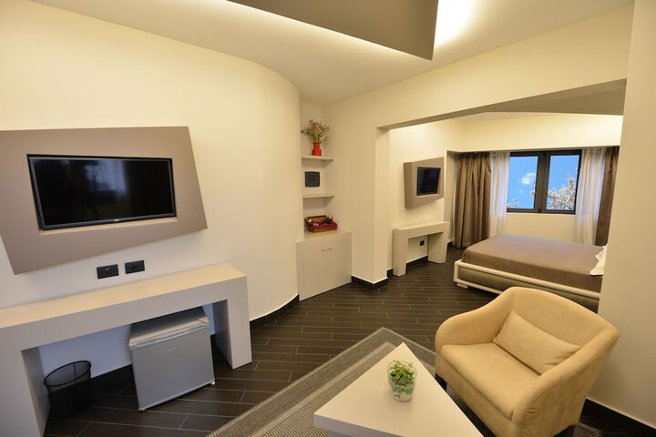 Room 6 of 36