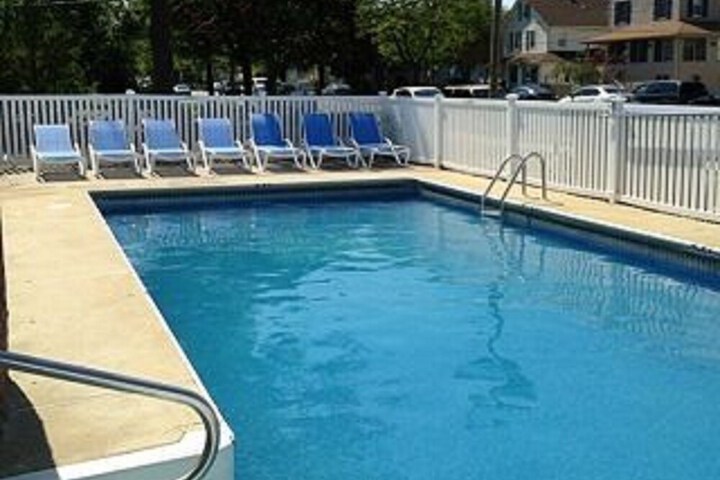 Photo of Pelican Point Motel Pool