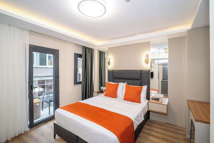 Room 37 of 60