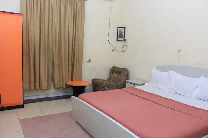 Room 4 of 19