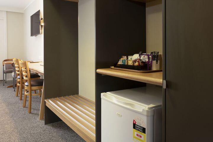 Room 5 of 15