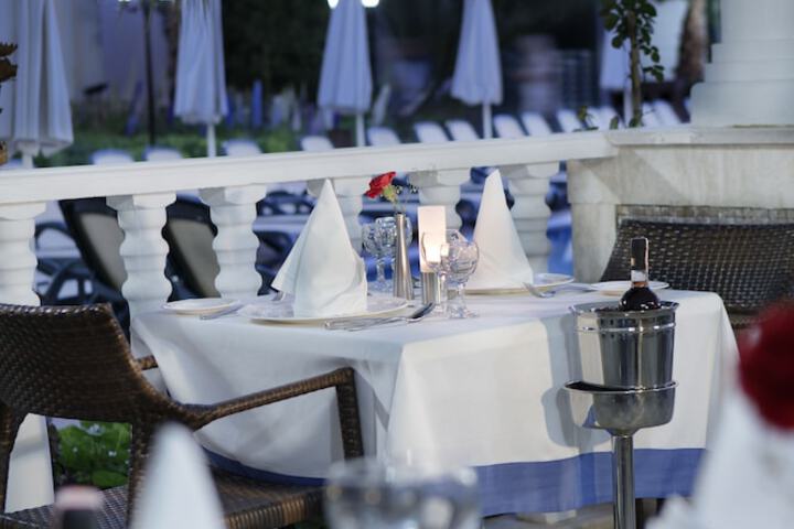Dining 98 of 182