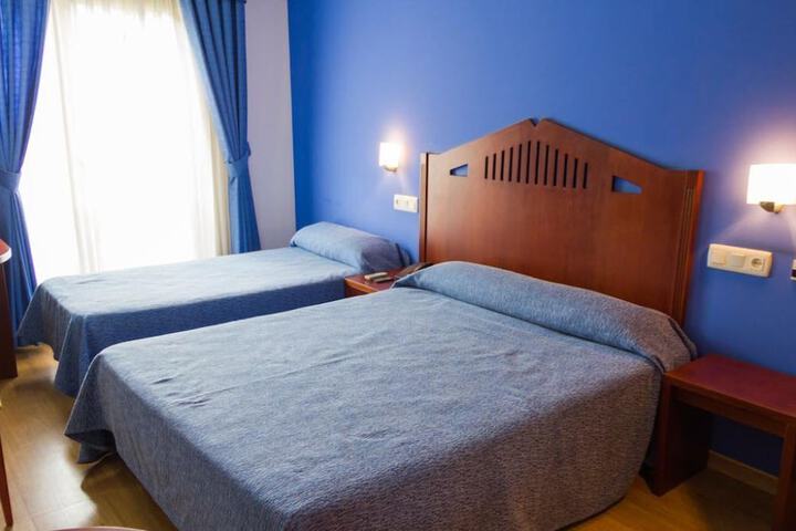 Room 8 of 37
