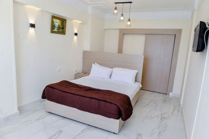 Room 8 of 21