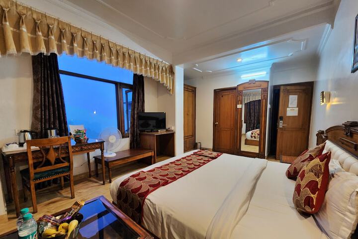 Room 38 of 174