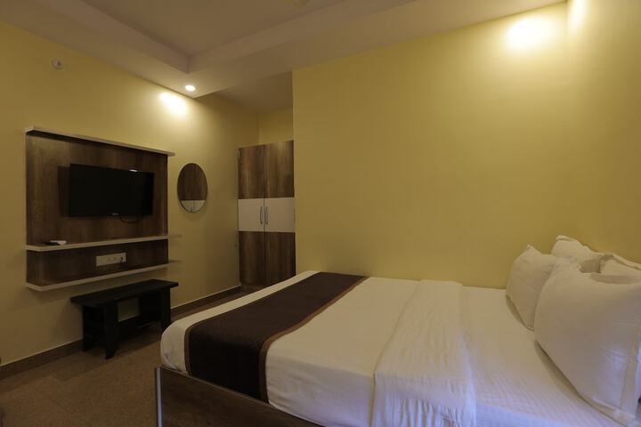 Room 12 of 52