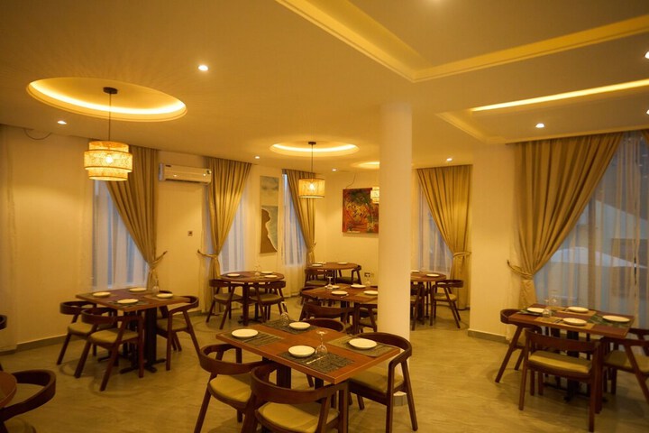 Dining 117 of 144