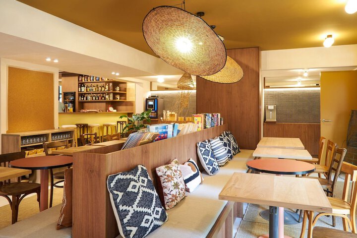 Lounge 69 of 81