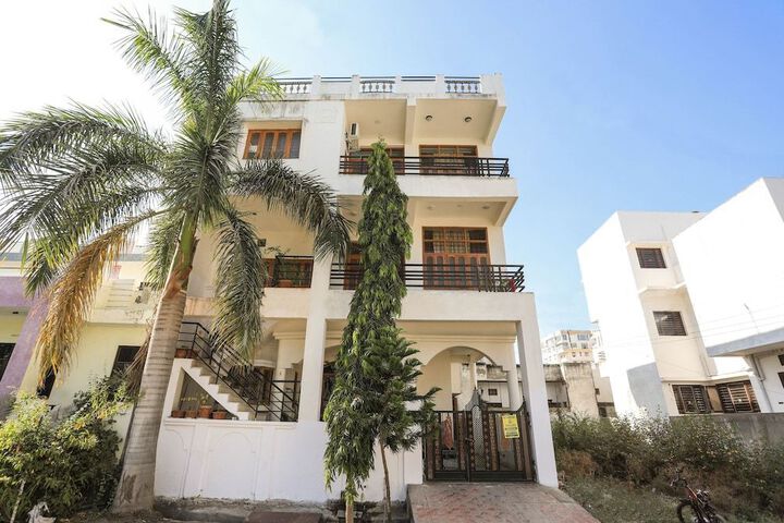 AROMA HOME STAY