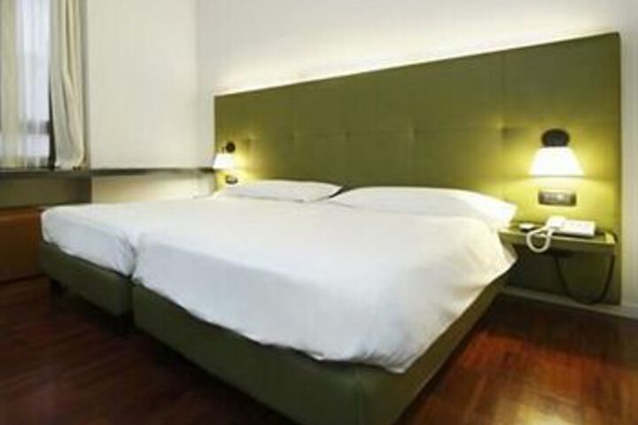 Room 17 of 29