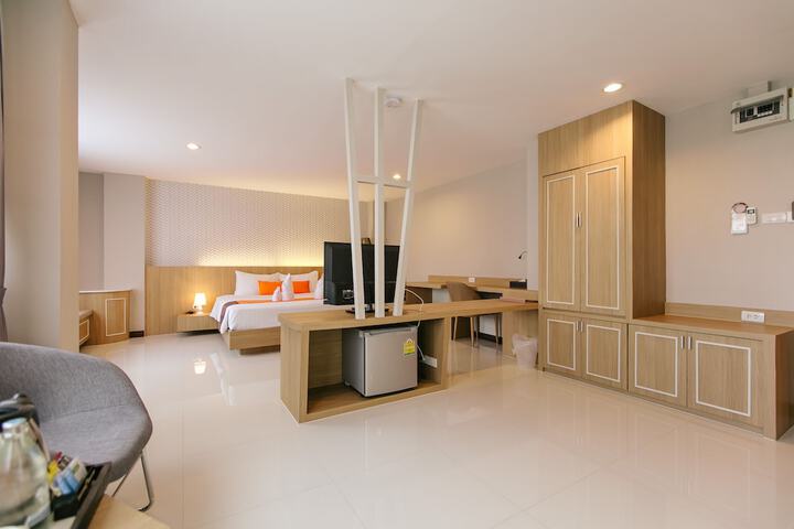 Room 83 of 174