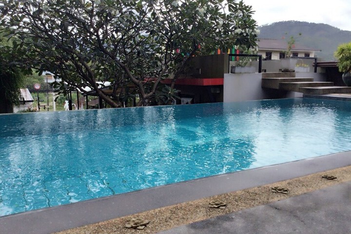 Pool 33 of 62