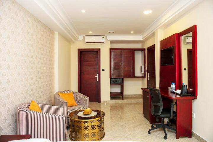 Room 8 of 45