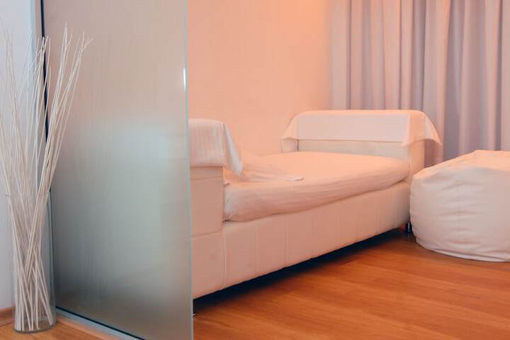 Room 21 of 38