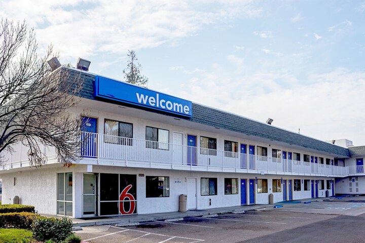 Motel 6 Porterville Ca 9190 Porterville 935 West Morton 93257