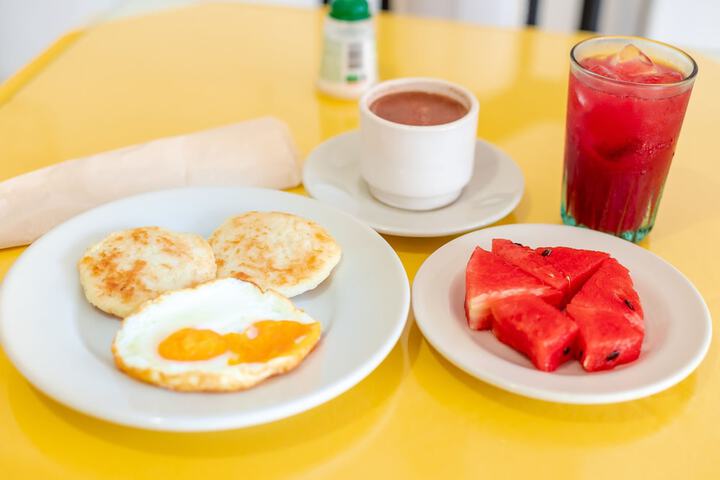 Breakfast/Coffee Service 18 of 19