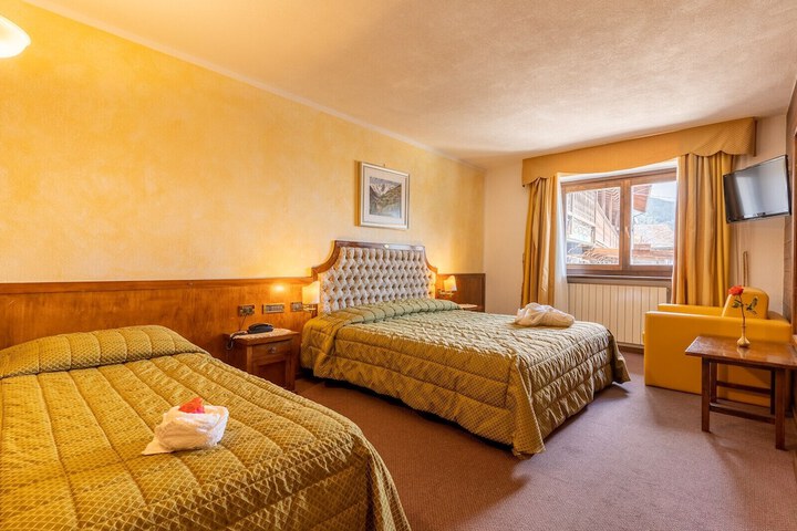 Room 12 of 61