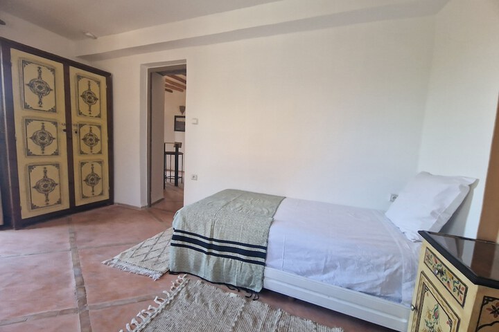 Room 14 of 94