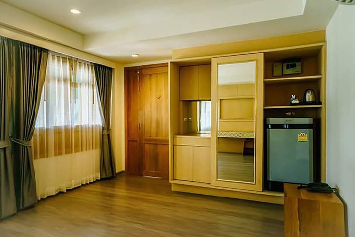 Room 66 of 91