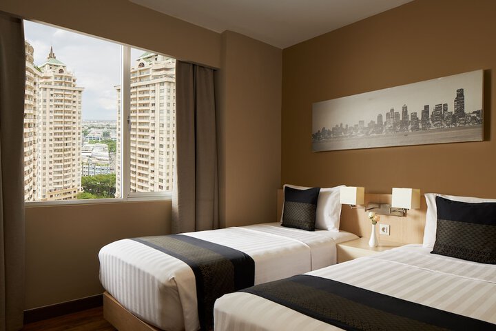 Room 42 of 115