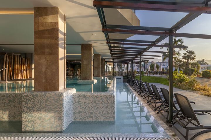 Pool Hotel