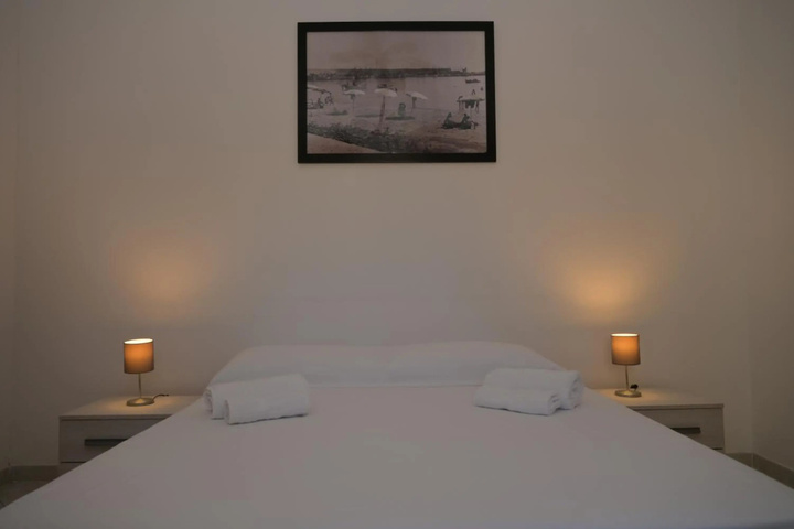 Room 5 of 15
