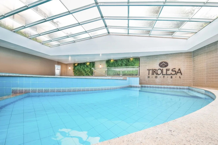 Pool 15 of 30