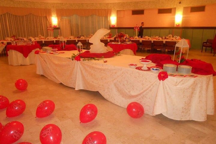 Ballroom/Hall 24 of 30