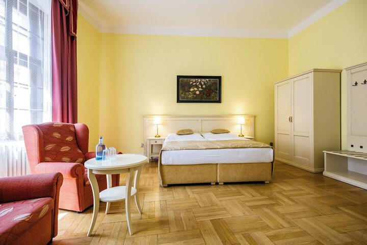Room 38 of 119