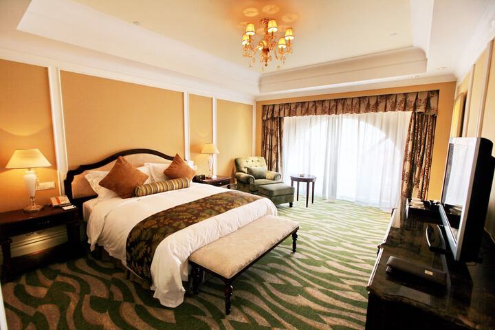 Room 12 of 147