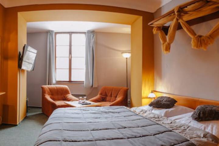Room 3 of 46
