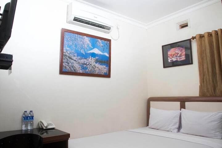 Room 11 of 21
