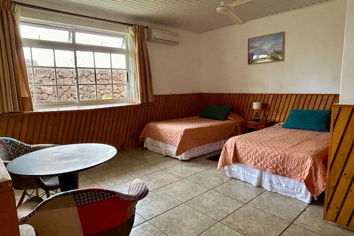 Room 5 of 10