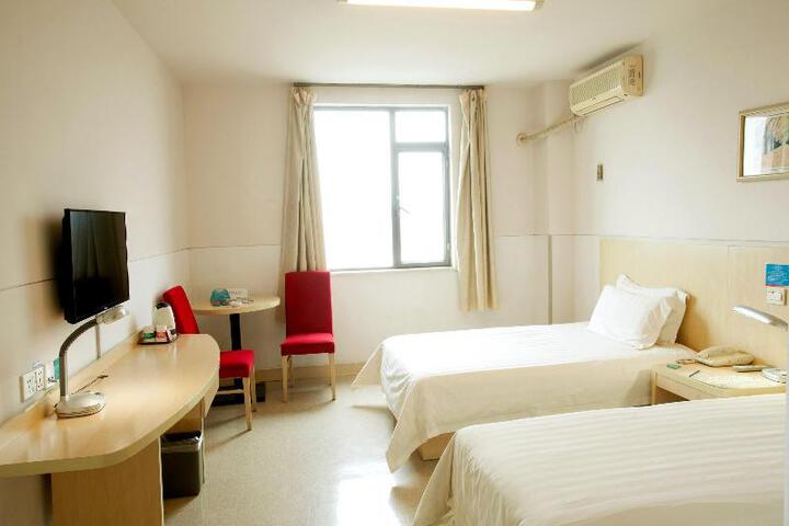 Room 10 of 10
