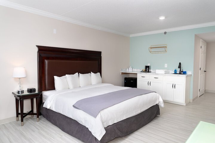 1 King Bed (11 of 23)