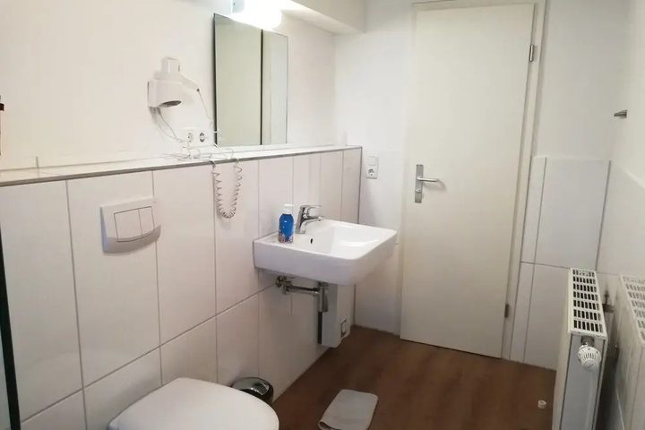 Room 9 of 20