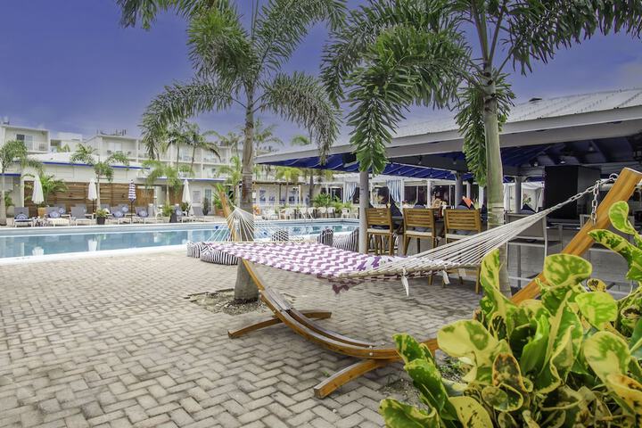 Pool 52 of 142