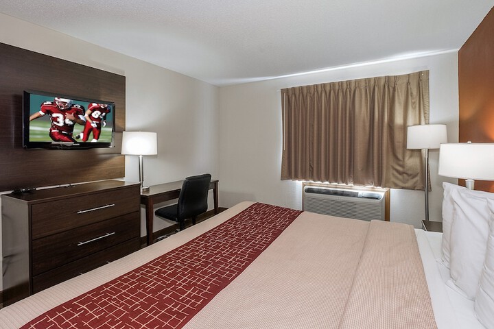 1 King Bed (8 of 15)
