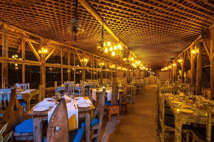 Dining 70 of 111