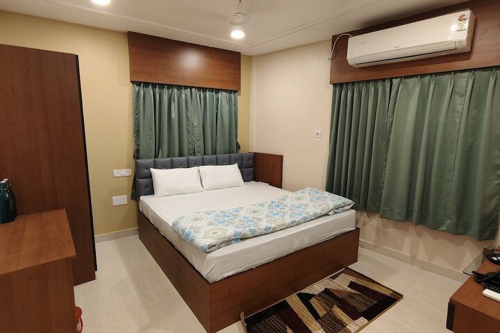 Room 18 of 28