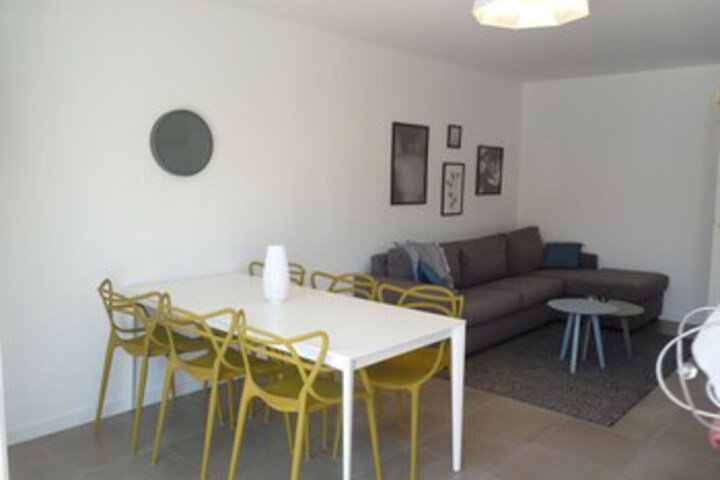 Room 6 of 26