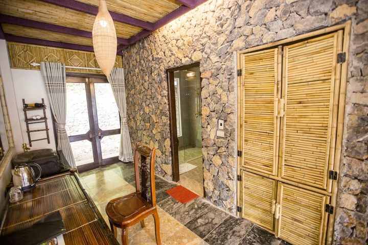 Room 14 of 50