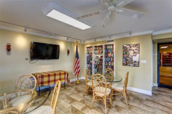 Room 11 of 27