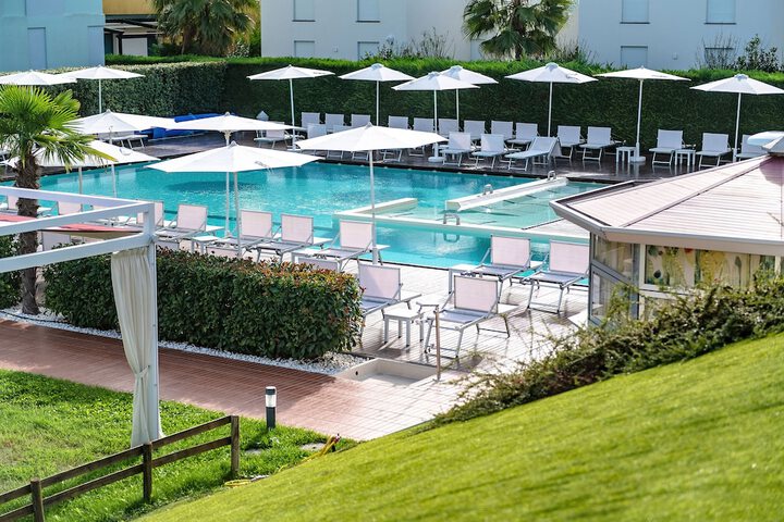 Pool 40 of 89