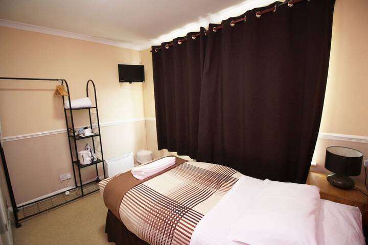 Room 8 of 38