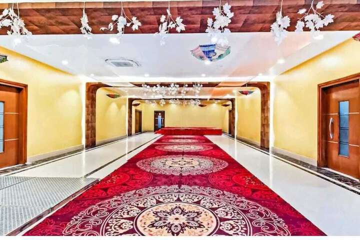 Ballroom/Hall 9 of 9